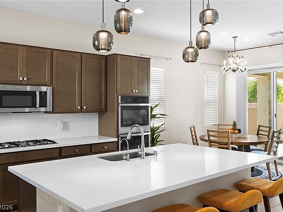 5th image of 6009 La Coste St
