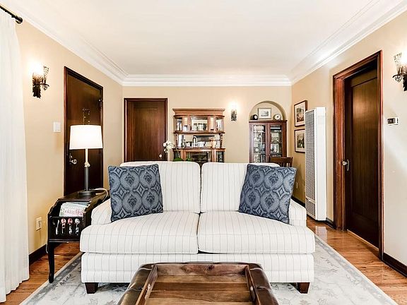 5th image of 230 Euclid Ave APT C
