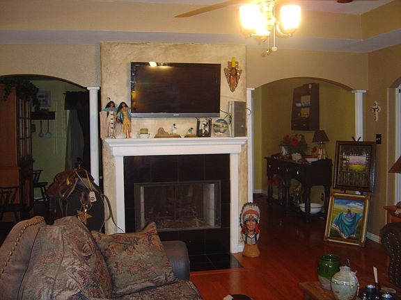 4th image of 8417 Shakespeare Dr