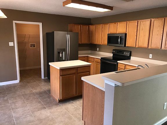 3rd image of 1617 Birch Bend Way