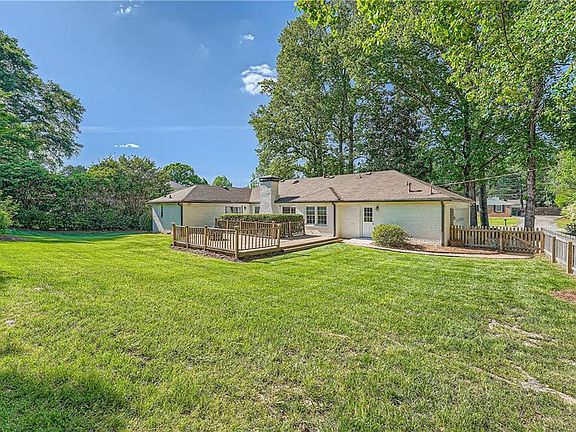 2701 W Fontainebleau Dr, Dunwoody, GA 30360 | Zillow
