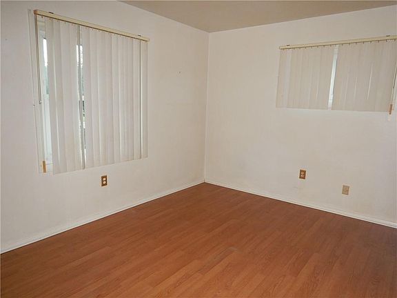 4th image of 8016 Weston St