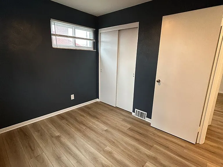 506 Crescent Boulevard Ext — Photo 38