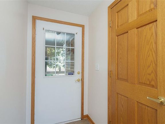 4th image of 2 Navaho Ct