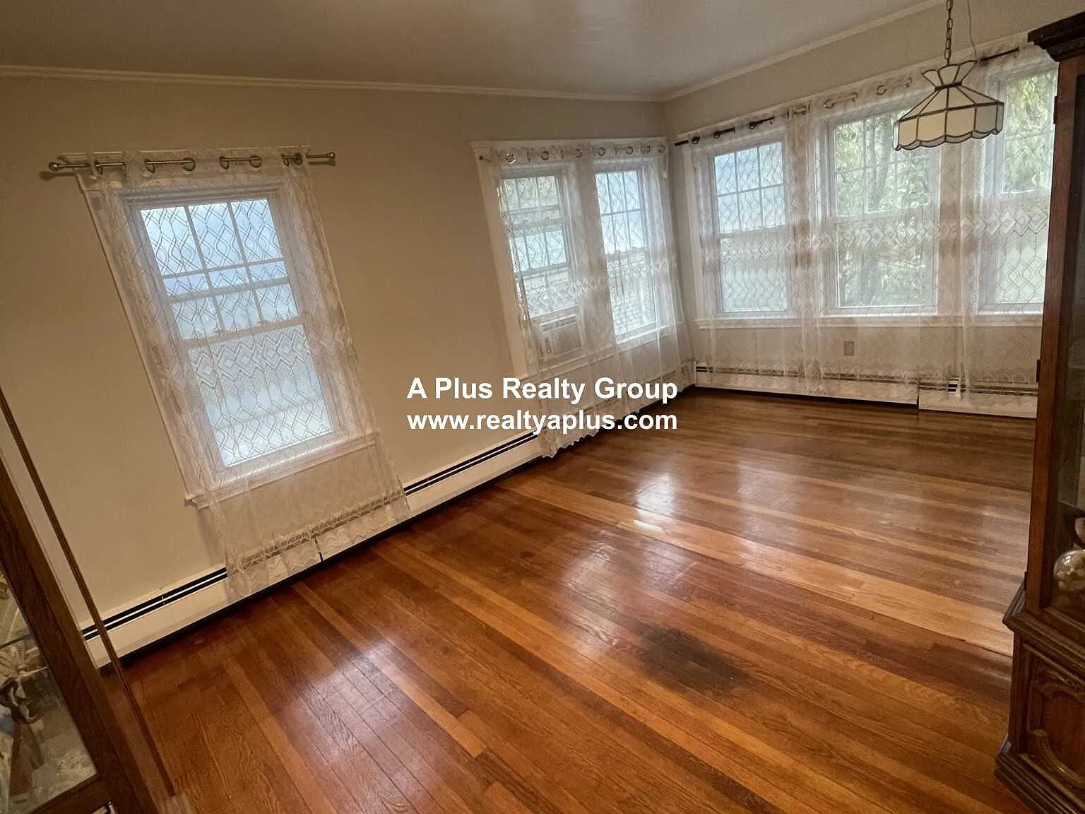 3 bed, $3,300 — Photo 3