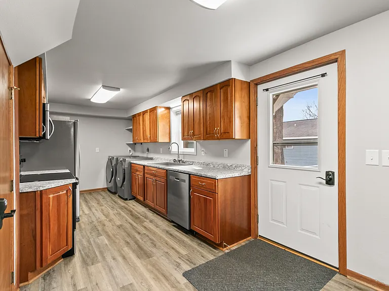 156 S Washington St — Photo 14