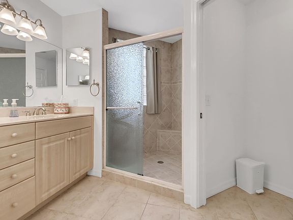 4th image of 57 Silver Oaks Cir #103