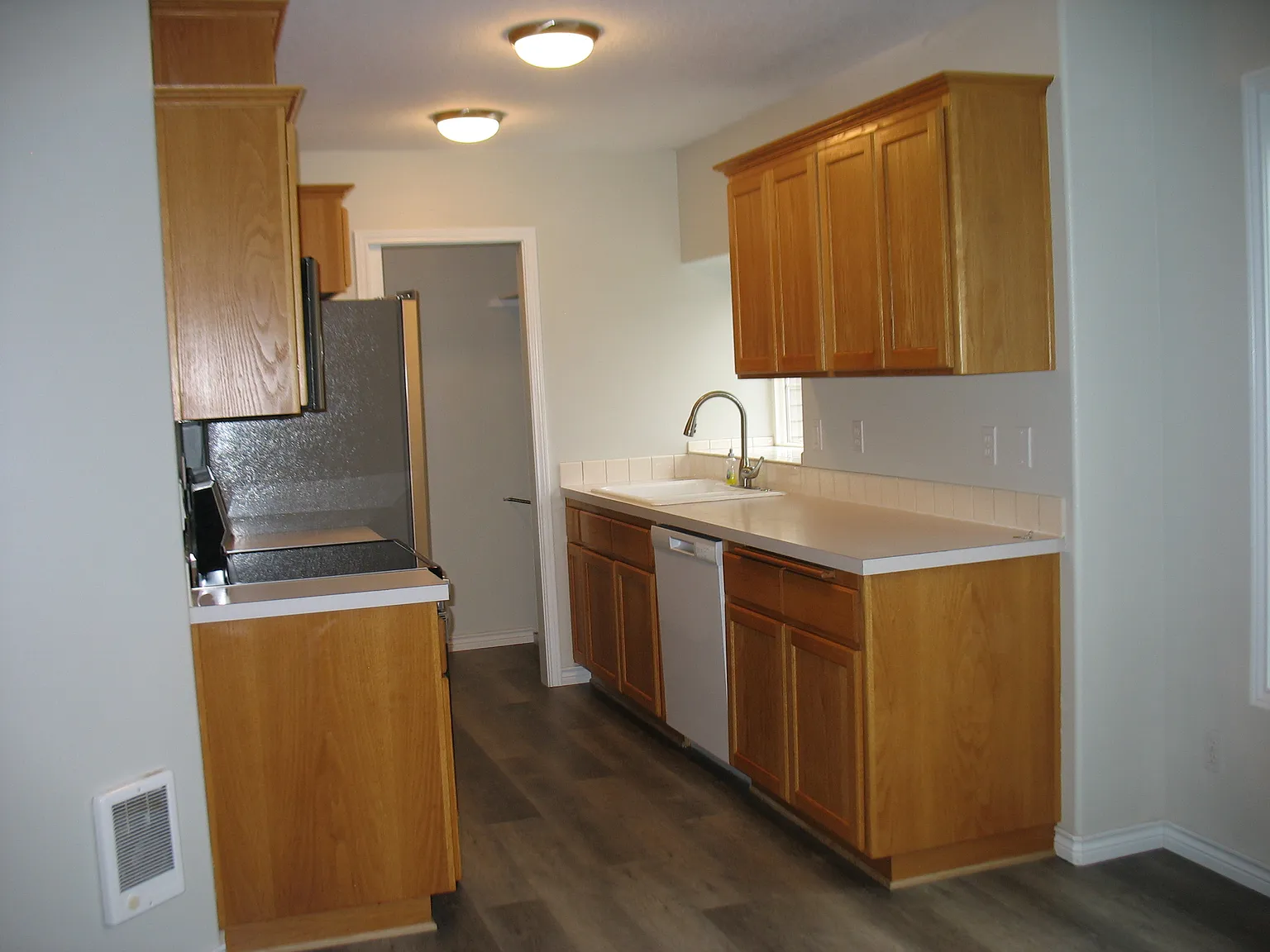 2 bed, 784 sqft, $1,750 — Photo 2