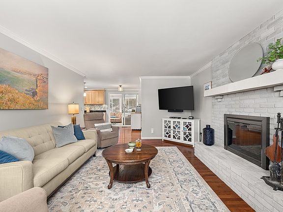 5th image of 2226 Camden Ct