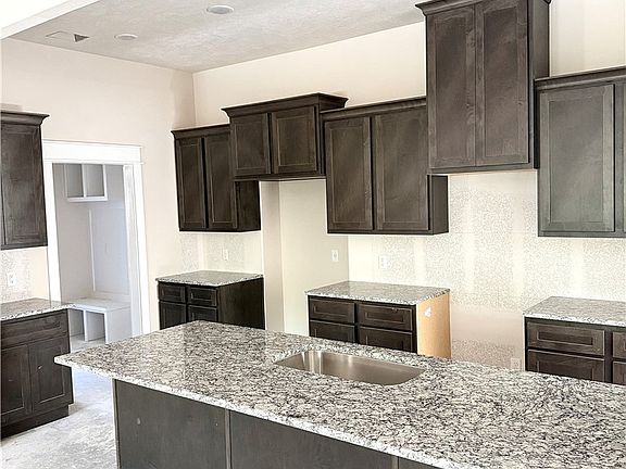 4th image of 3608 Park Oak Dr