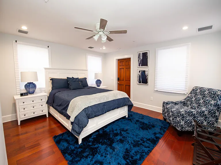 826 Johnson Ln — Photo 15