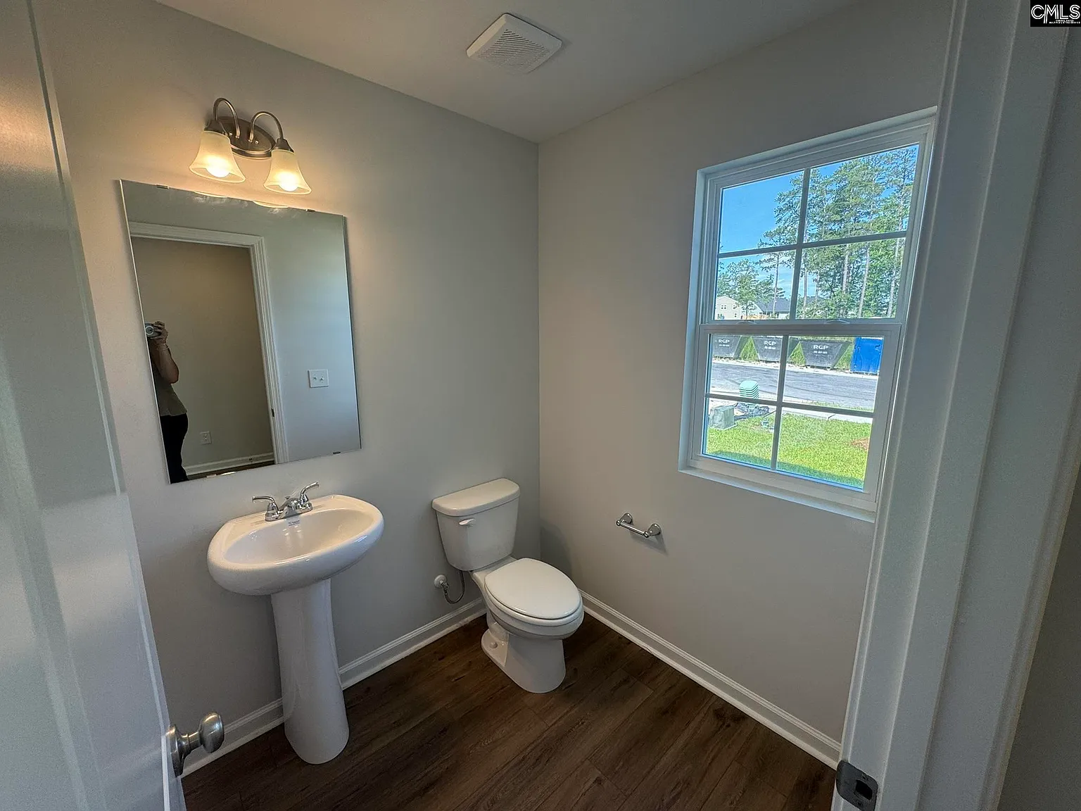 4 bed, 2392 sqft, $2,425 — Photo 3