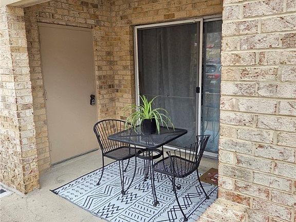 4th image of 5827 Cove Landing Rd APT 201