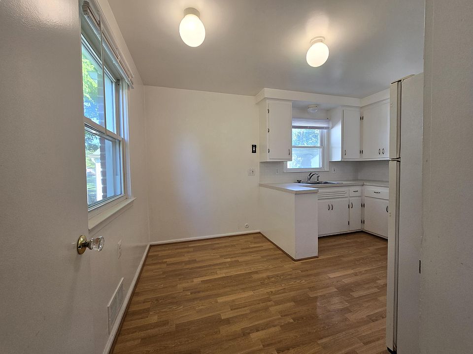 9928 Roseland St, photo 5