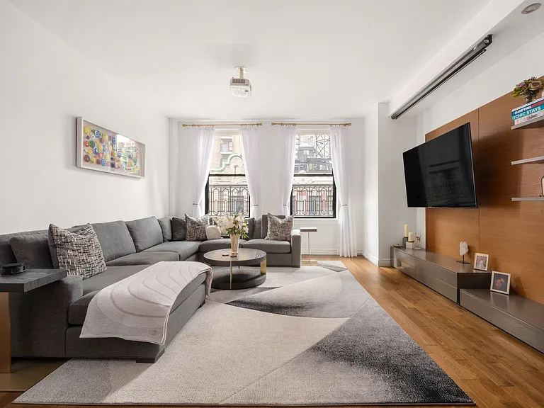 225 5th Ave #11A — Photo 1