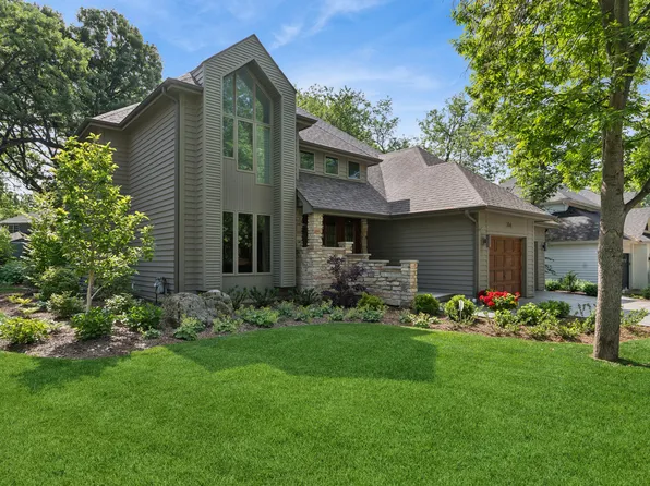 304 Apple River Dr, Naperville, IL 60565