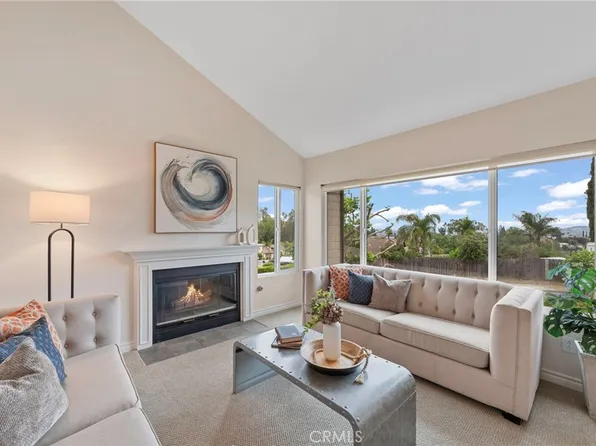 1605 Tibidabo Dr, Escondido, CA 92027