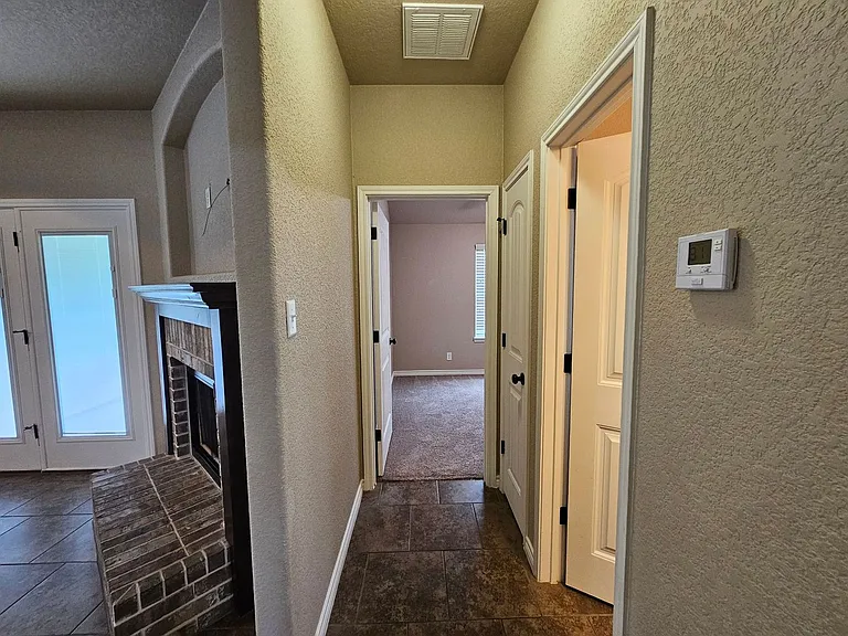 6211 Newcastle Dr — Photo 22
