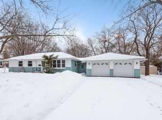 2508 Cedar Crown Dr, Minnetonka, MN 55305