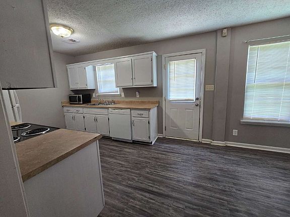 4th image of 1019 Shadow Ridge Ave