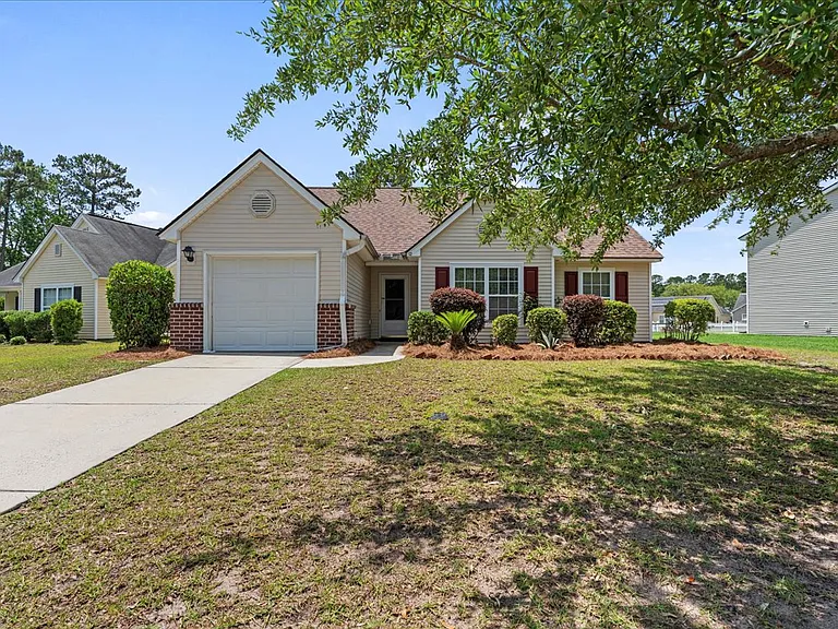 12 Torrey Ln — Photo 1