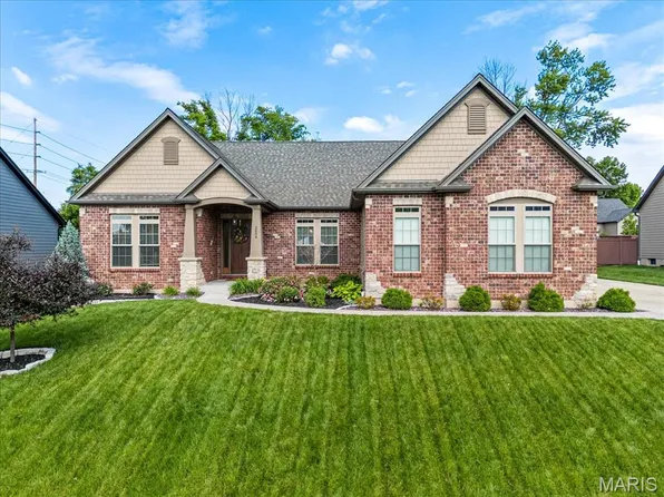 2604 Center Ave, Grover, MO 63040