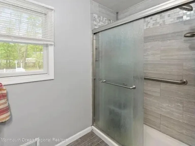 404 Chandler Rd — Photo 8