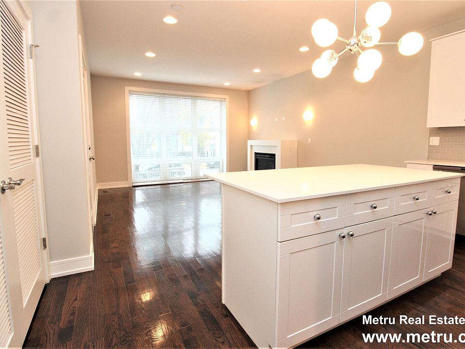 1st image of 2412 W Cortland St APT 3W