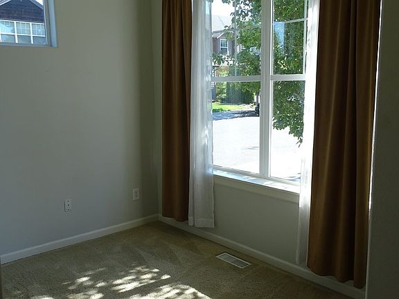 3rd image of 5824 NE 58th Cir