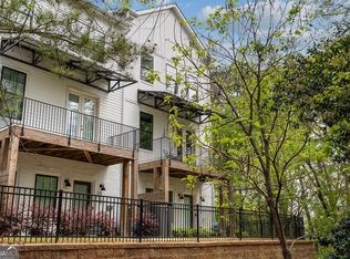 2004 Oak Ln NW, Atlanta, GA 30318