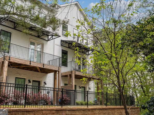 2004 Oak Ln NW, Atlanta, GA 30318