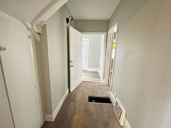 3rd image of 810 West Ave