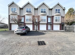 Amazing Location!! Downtown Gresham Townhome * Attached Garage * Double Master Suites, Gresham, OR 97030