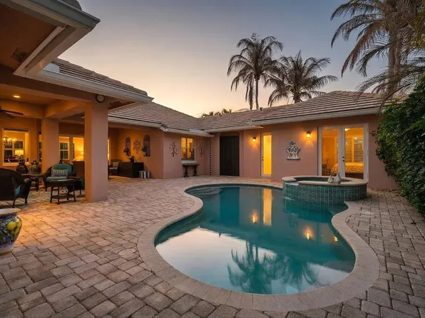 9078 Castle Harbour Circle, Vero Beach, FL 32963