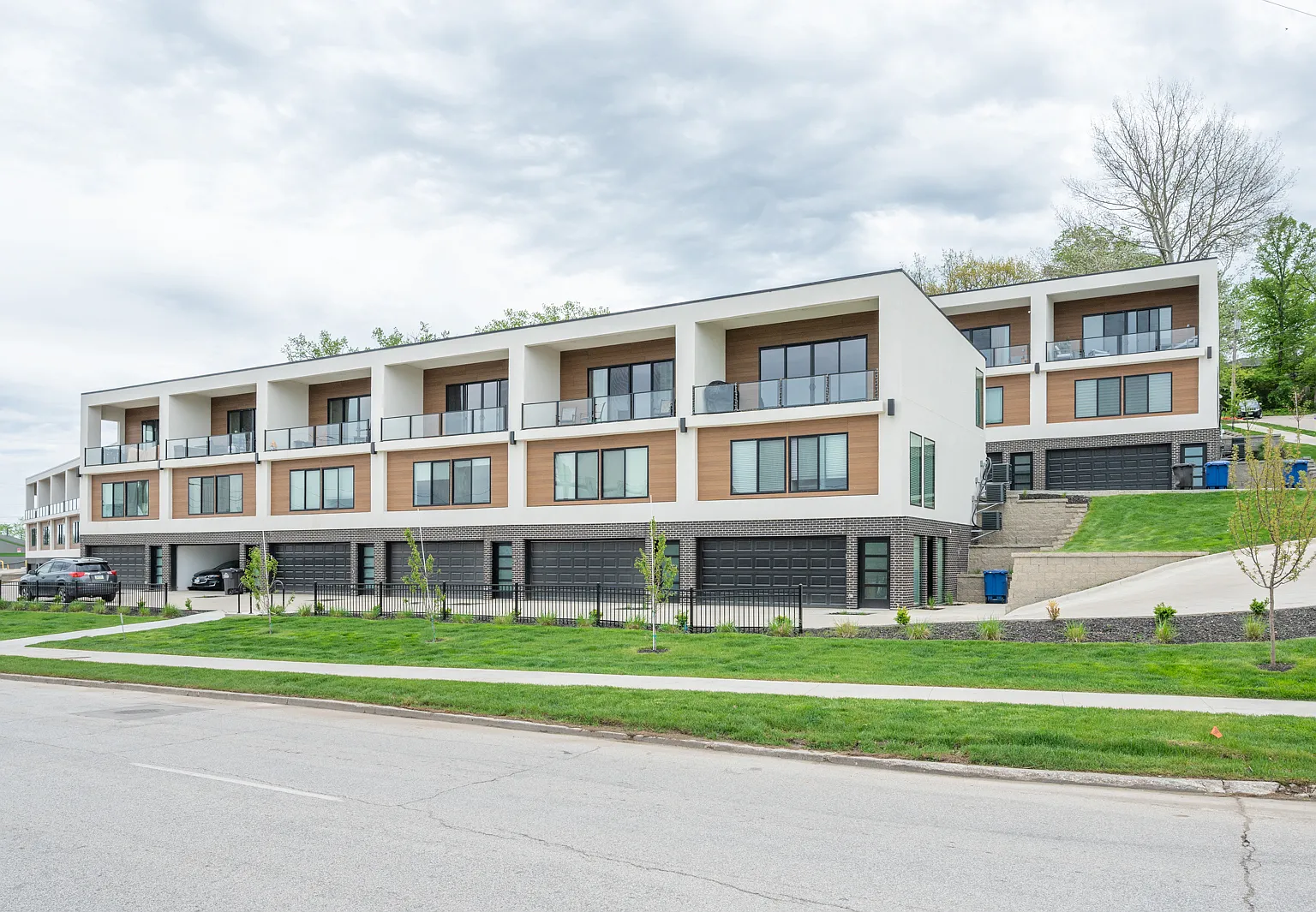 2 bed, 2.5 bath, 1550 sqft, $2,395 — Photo 1