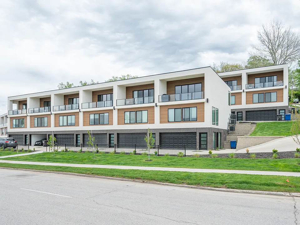 508 Indianola Rd #3