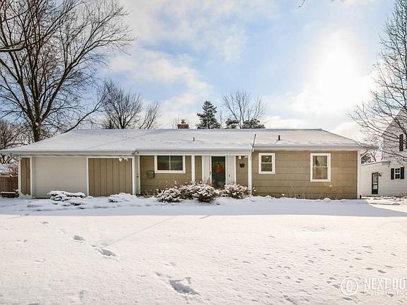 3rd image of 2850 Oakwood Dr SE