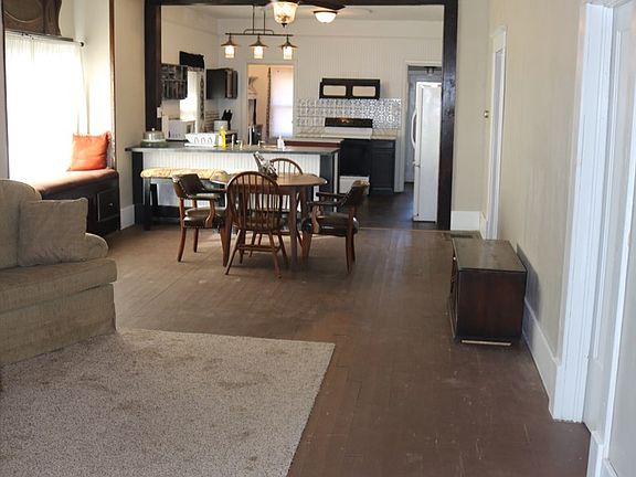 3rd image of 306 S Taft St