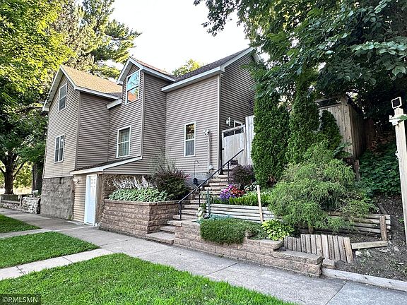 2nd image of 643 Winslow Ave