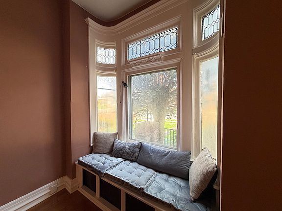 4th image of 338 Elmwood Ave APT 1