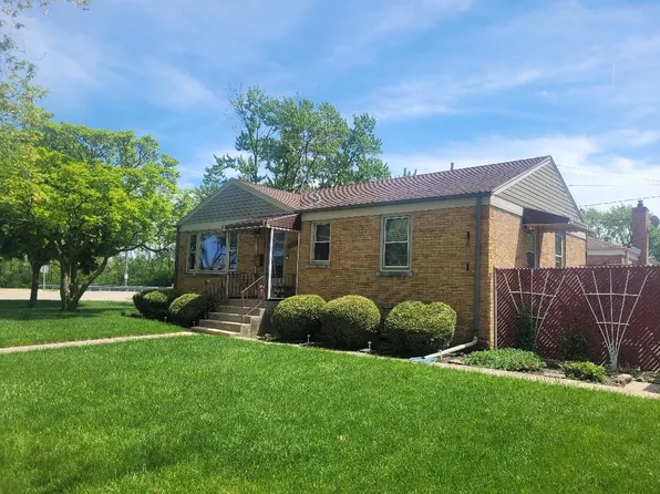 9823 Sunnyside Ave, Schiller Park, IL 60176