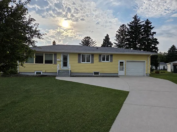 436 Cottonwood Ct, Wahpeton, ND 58075