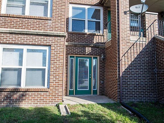 3rd image of 506 E 38th St APT D