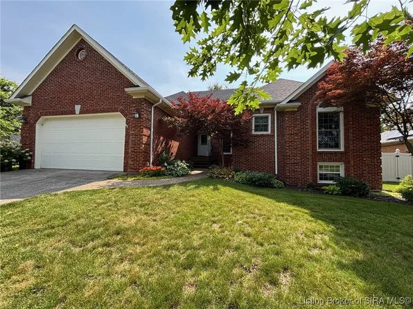3308 Cobblers Court, New Albany, IN 47150