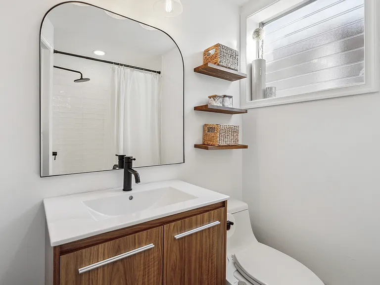 1221 Tree St — Photo 5