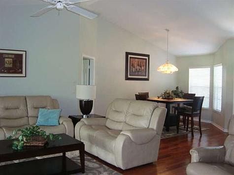 3rd image of 12666 Glen Hollow Dr