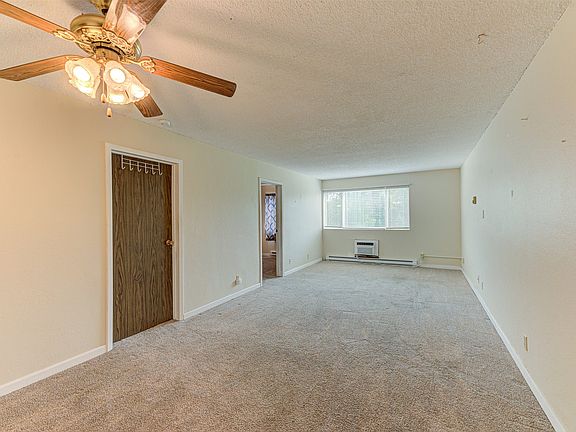 3rd image of 925 1st Ave N