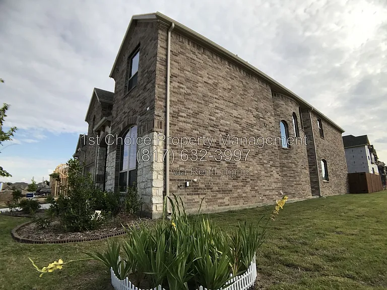 5913 Richmond Dr — Photo 3
