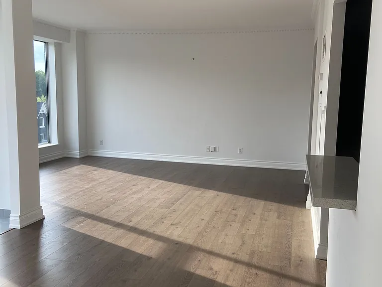 77 Avenue Rd #401 — Photo 8