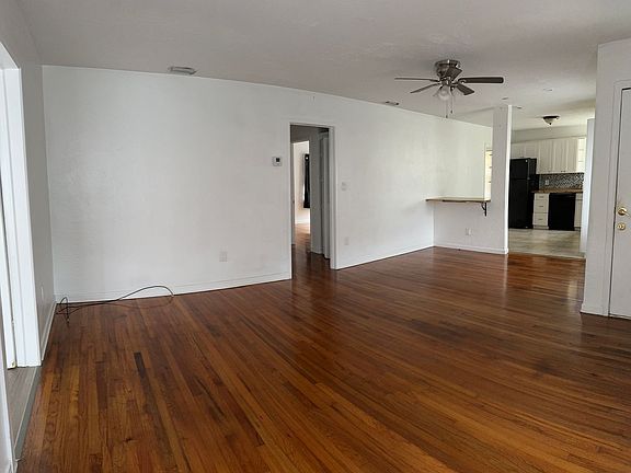 2nd image of 318 Phoenix Ave